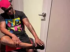 wanna see escort iluvshauna ride me hard in the sex service room?