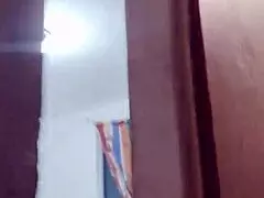 Auroraestelar wets herself while masturbating in the bath