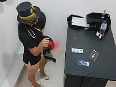 Analplug reingesteckt und Abonnenten geilen harten Sex gewünscht