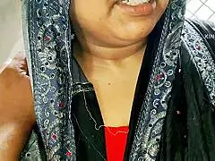 Indian bhabhi wild chudai mein hard pounded hoti hai hindi audio ke saath. Har moan ek raw steamy story batati hai!