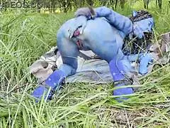 मोनिका फॉक्स अवतार के रूप में नेचर में ह्यूज डिल्डो एनल 😜