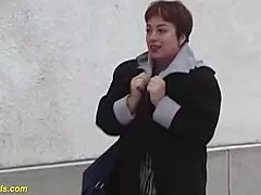 redhead bbw milf pees outdoors 😲