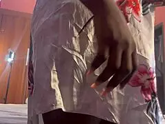 Câmera escondida pega atriz Nollywood em threesome milf selvagem