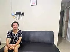 ओल्ड स्टेपडैड को एमेच्योर थ्रीसम में चोदना सिखाती