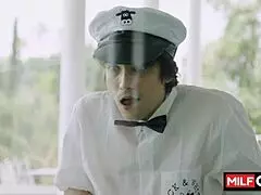 パリス・ザ・ミューズがリッキー・スパニッシュ誘惑浴槽激ファック