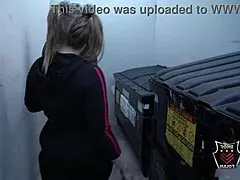 アンディ・レイがローム・メジャーズの巨根をしゃぶりまくり、路地裏ゴミ箱裏でフェラ