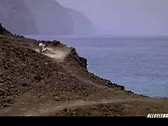 Yo, Leticia Brédice is topless in Almejas Mejillones 2000