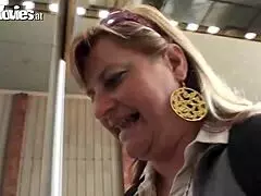 Gorda alemã vadia curte foda amadora selvagem ao ar livre.