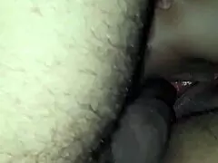 chamei um cara pra foder minha mulher e ele gozou dentro dela, tive que chupar ela