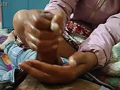 please take off that condom and creampie my pussy outdoors 😘