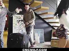 Gue kasih ibu tiri ngentot freeuse dari belakang