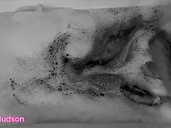 i play with toys in the bath, kity hudson