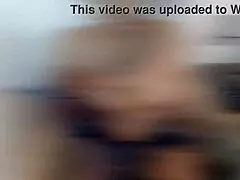 Pomot nussi töykeää työntekijää joka diggaa