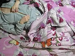 sexy mom looking hot 😍