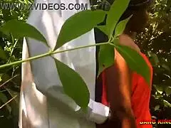 Wow, indian desi college girlfriend fucking outdoor in the bush with her college lover!