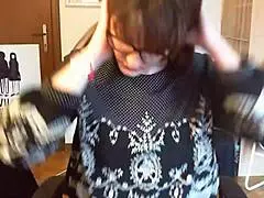 Avrupalı Milf Pis Solo Seansında Banyo Zeminine İşiyor