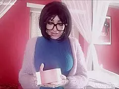 Chantal’s Trying Out Her New Sex Toy and Squirts Everywhere