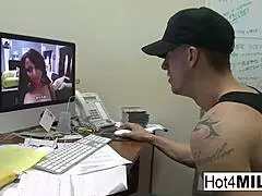 बड़े चुचे वाली ब्रूनेट चूसे लंड चोदा कम तक