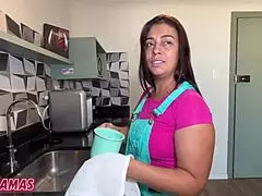 A milf gostosa Dandara Moraes in raw threesome action