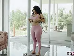 Hot milf paris the muse catches milk man cumming during workout