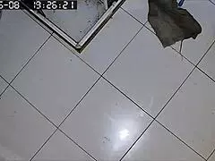 Hidden Camera Catches Chubby Neighbor Shaving Her Huge Pussy in Bath