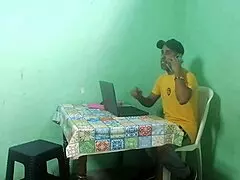 Üvey Anneyi Kocanın Cornold Olduğu Ofiste Üvey Oğlu Sikiyor Harika Göt