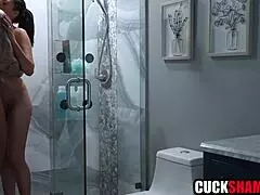 Milf wife Lola Pearl fucks stripper in front of cuckold hubby while bathing, with blowjob and big tits