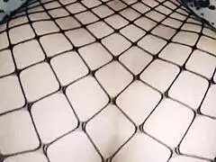 Esposa hace baile vaquera en body de malla en casa