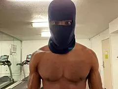 Work Out Biceps to Lift Ladies During Sex!