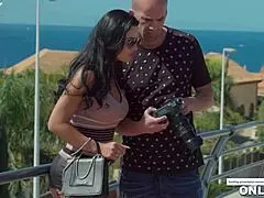 Watch Shalina Devine get muff dived and facialed!