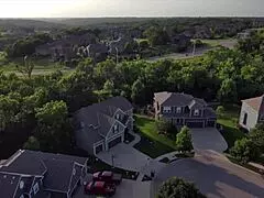 CAN YOU MAKE ME MOAN LIKE HER? STEP MOM KYMBER LEIGH NEEDS CURVY ASS FOREPLAY!