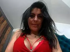 milfycalla dances in hot lingerie