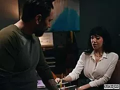 Esposa Infiel Amateur Nora Milf Engaña Al Esposo Y Es Follada En La Ducha De Un Hotel Por El Enorme Semental Andy Z 94 Que Conoció En La Estación Del Metro – Rica Mamada Profunda Descuidada