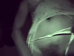 ओह, कोडी रॉय के बड़े लंड पर जीभ लपेटकर लार टपकाती हुई?