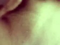 Блин, зрелая колумбийская мамашка дико сквиртит на WhatsApp!