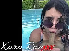 LE PAGO A MI HERMANASTRO PARA QUE ME HAGA UN VIDEO PORNO EN LA PISCINA, BENT OVER WITH BIG TITS!