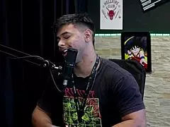 Guilherme filmmaker interviews latina for outdoor sex casting. She shows positions and fetishes 😏