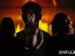 Lovita Fate ve Antonia Sainz ile Duygusal Üçlü Seks