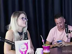 Watch Tati Weg's compilations on Bora Cast with Bruna Carlos?