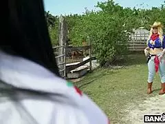 बड़ी गांड वाली ब्लोंड एलेक्सिस एंड्रयूज विर्गो पेरिडॉट और शॉन लॉलेस के साथ हॉट सीन