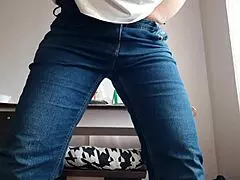 That hot secretary is masturbating right in the office, so steamy