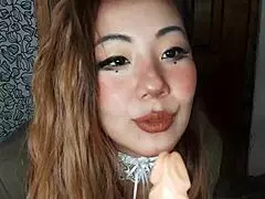 Mom Lian Masturbates With Dildo In Pantyhose 😏