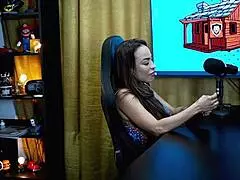 Belinha baracho got on all fours on the podcast table and showed her ass in detail, ruan took full advantage - popum in the shack