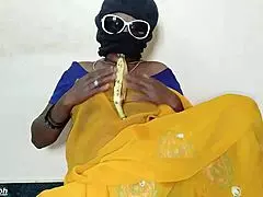 South Mallu Aunty Takes Huge Banana Deep In Pussy