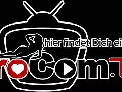 जर्मन मैच्योर रेडहेड मिल्फ को आउटडोर बड़े चूचों वाली एनल थ्रीसम