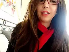 אמא חורגת נותנת עיסוי מרגיע