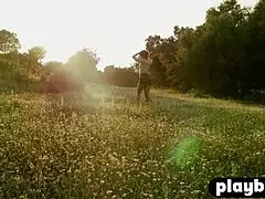 Sexy All Natural Babe Anetta Keys Shows Off Stunning Naked Body Outdoors.