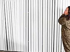 I can't believe this mmf threesome with tattooed cougar and bodybuilder choking me