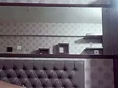 Selingkuh sama ibu sambung di kamar koss