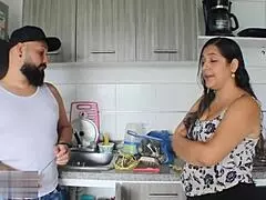 descubro mi esposo infiel, me desquito follando con el fontanero colombiano, orgasmos intensos